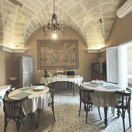 לינה וארוחת בוקר לצ'ה Palazzo De Carlo E Il Parco Dei 7 Pozzi מראה חיצוני תמונה
