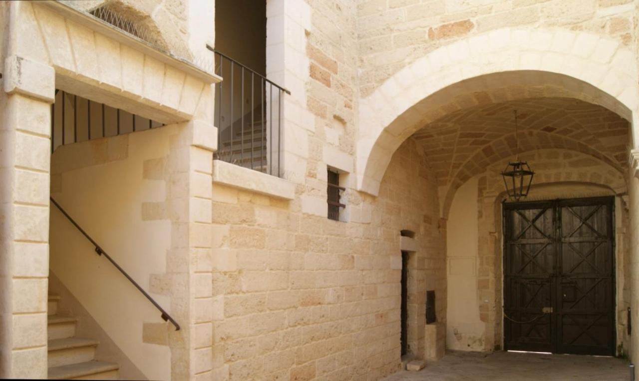 לינה וארוחת בוקר לצ'ה Palazzo De Carlo E Il Parco Dei 7 Pozzi מראה חיצוני תמונה