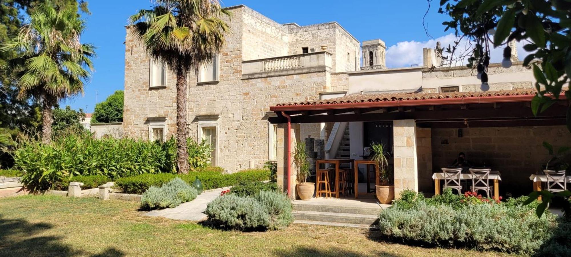 לינה וארוחת בוקר לצ'ה Palazzo De Carlo E Il Parco Dei 7 Pozzi מראה חיצוני תמונה